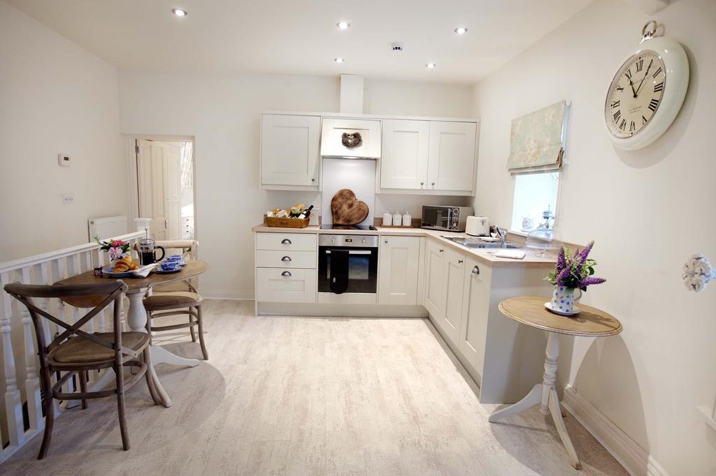 Linton Court Coach House Apartment Сетъл Стая снимка